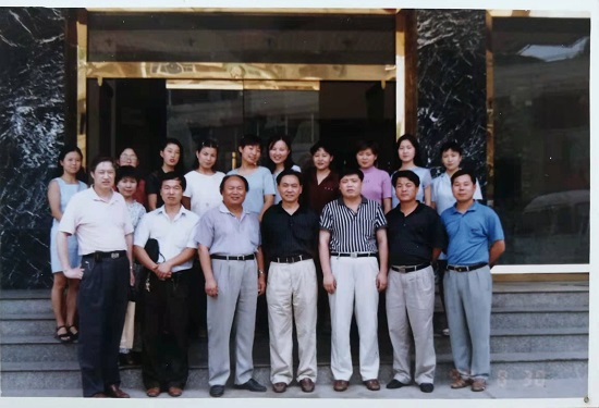 1997年，恢復(fù)經(jīng)營(yíng)，更名為“陜西省地產(chǎn)開(kāi)發(fā)服務(wù)總公司”.jpg