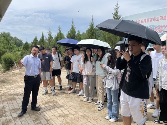 13日，南泥灣治溝造地示范項(xiàng)目現(xiàn)場(chǎng)教學(xué)（延安分公司）.jpg